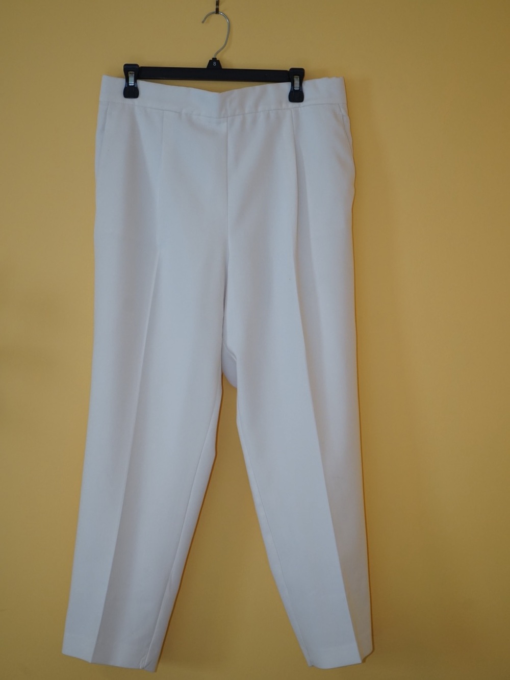 Ann Taylor White Elastic Waist Skirt with Black Label